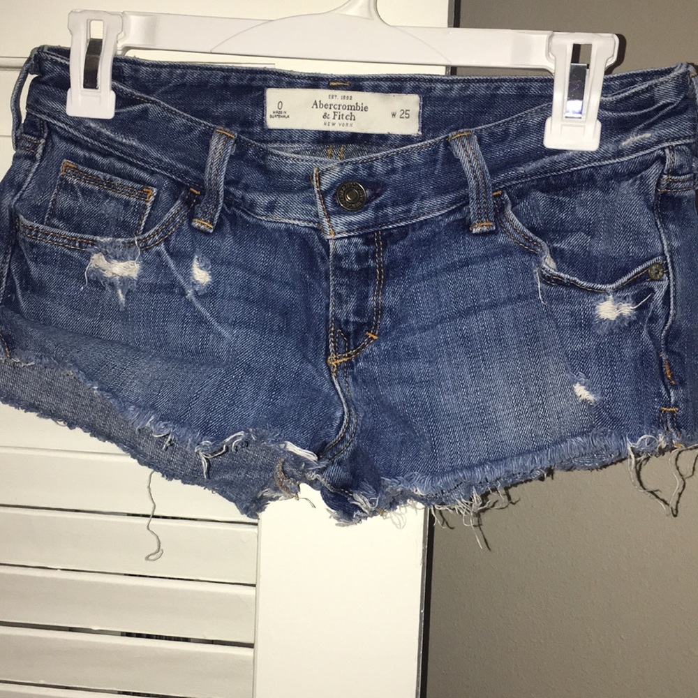 Abercrombie medium wash low rise jean shorts